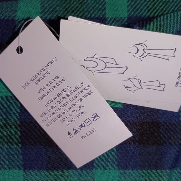 🆕Lands' End CashTouch Winter Scarf Emerald Gulf Gingham Black Watch Plaid - Picture 7 of 7